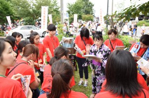 第5回大江戸新座祭りに本学学生、教職員がボランティアとして参加しました