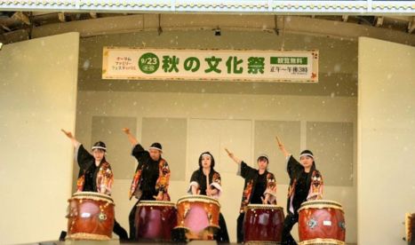J和太鼓部とプラスちゃんが池袋東武百貨店「オータムファミリーフェスティバル」に出演しました