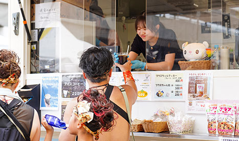 食品開発学科、第43回「彩夏祭」にキッチンカーで出店！