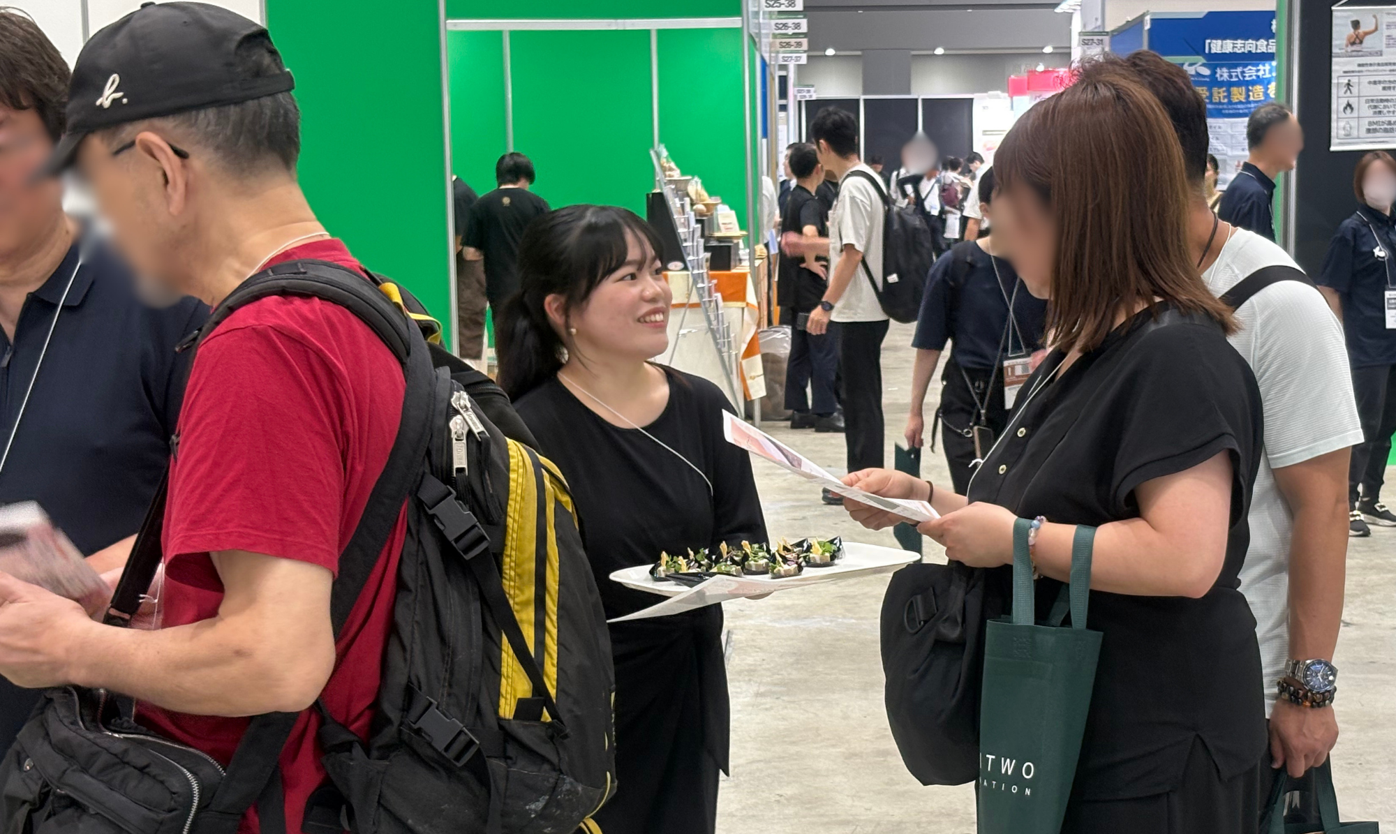本学が「CAFERES JAPAN  / 国際発酵・醸造食品産業展 2026」に出展し、食品開発学科の学生たちが参加しました