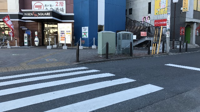 横断歩道を渡ります